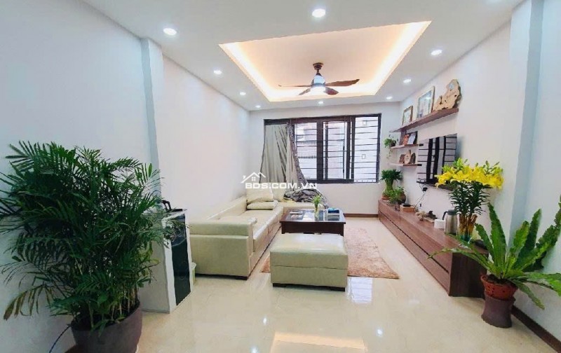 BÁN NHÀ RIÊNG TẠI PHỐ GIA QUẤT, GIÁ TỐT 7,2 TỶ, DIỆN TÍCH 55M2, KIA ĐỖ CỬA, NHÀ ĐẸP